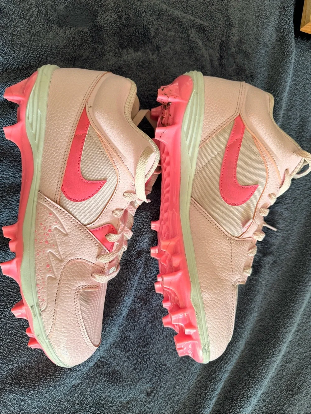 Jordan Men’s Pink Cleats